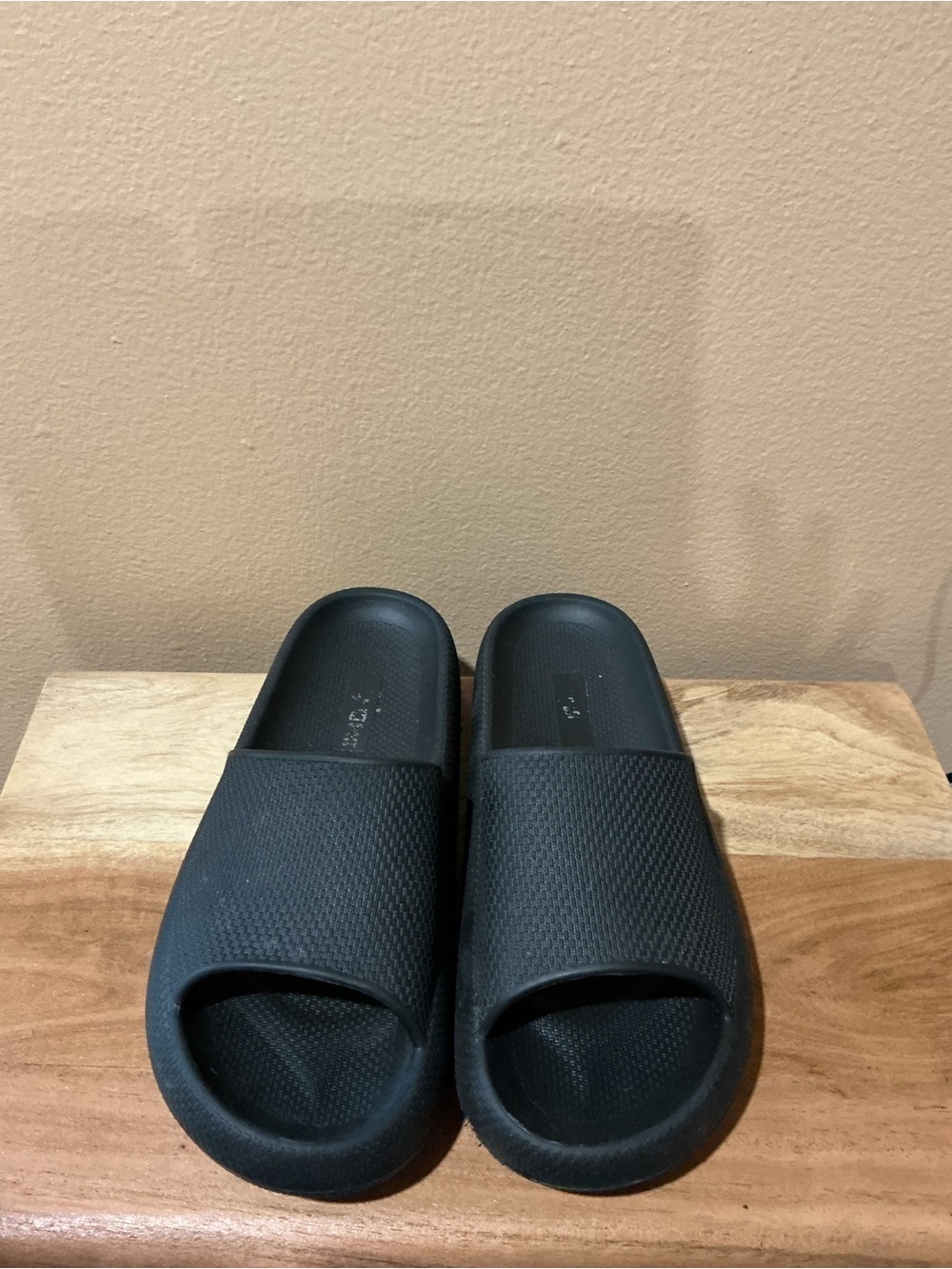 Women’s Black Slide Sandals - Casual Comfort